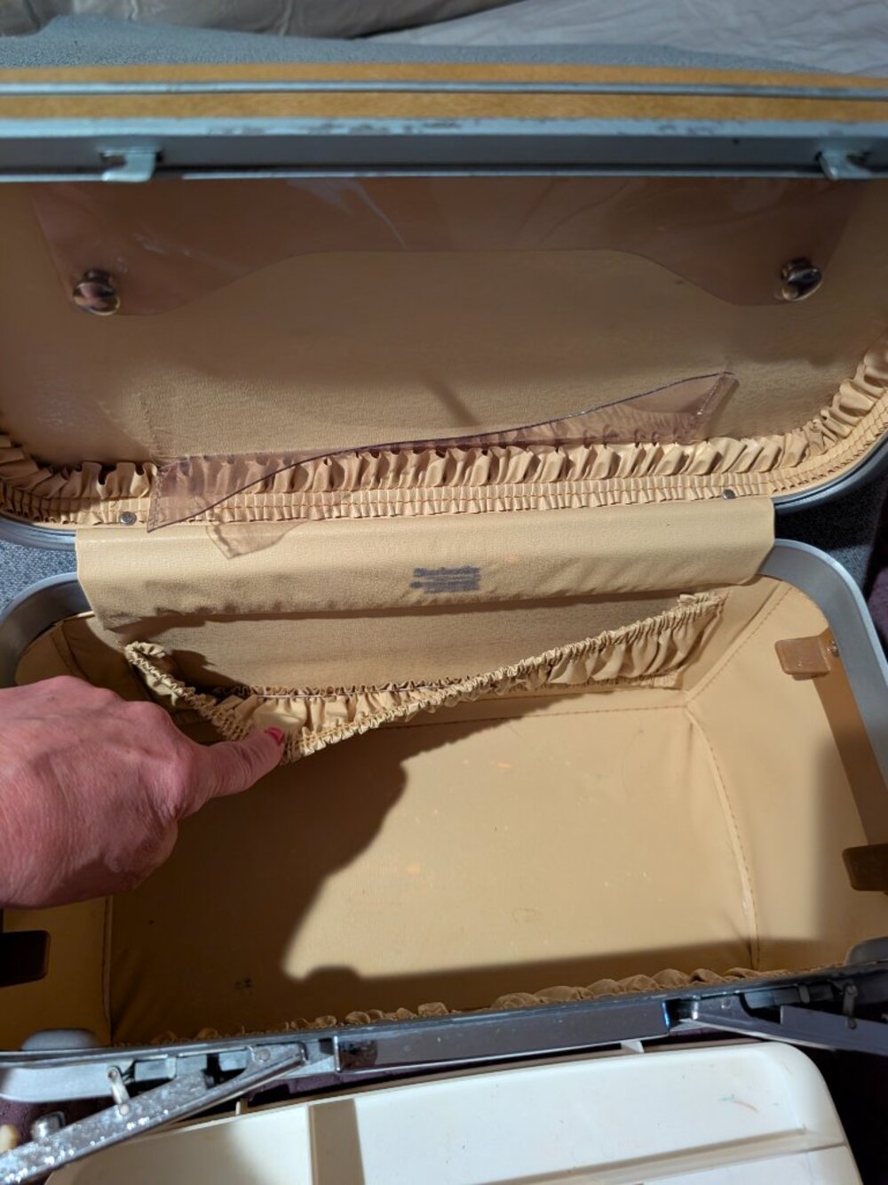 Vintage Samsonite Train Case - Picture 8 of 13